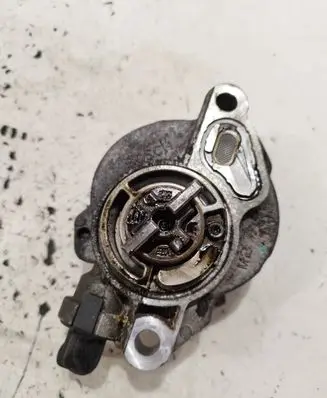 Peugeot 3008 I Vacuum pump D1563A