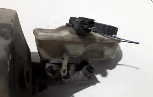 Volkswagen Polo III 6N 6N2 6NF Master brake cylinder 2102559911