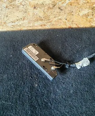 Volkswagen Eos Aerial antenna amplifier 1Q0035577