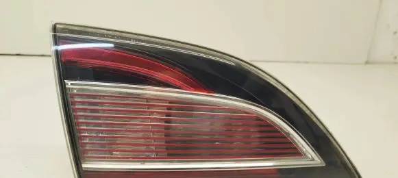 Tailgate rear/tail lights
