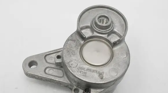 Volkswagen Golf VII Timing belt/chain tensioner 04L903315A