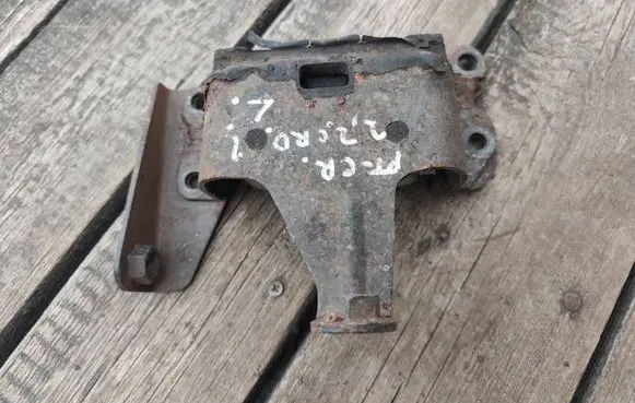 Chrysler PT Cruiser Engine mount bracket P05273798AA
