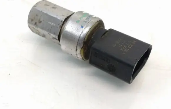 Air conditioning (A/C) pressure sensor