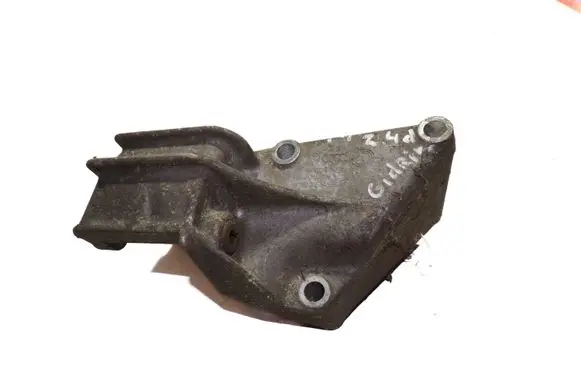 Volkswagen Transporter - Caravelle T5 Power steering pump mounting bracket 074145167