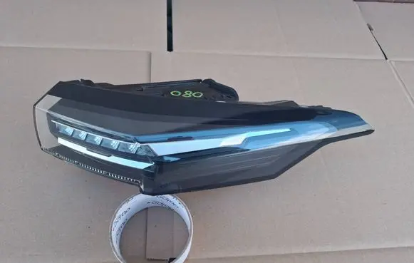 Peugeot 308 Rear/tail lights 9835299280