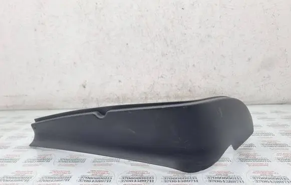 Volkswagen Touran I Rear/tail light trim molding 1T0945311