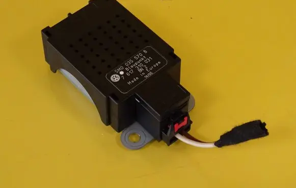 Volkswagen Golf Plus Aerial antenna amplifier 5M0035570B