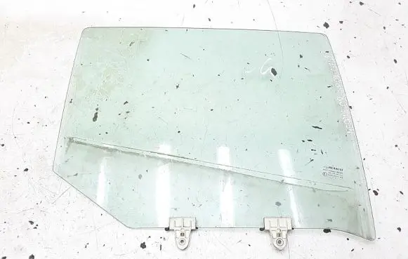 Renault Megane III Rear door window glass e143r001142