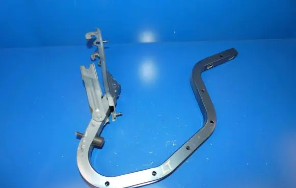 Mazda 3 II Tailgate/trunk/boot hinge