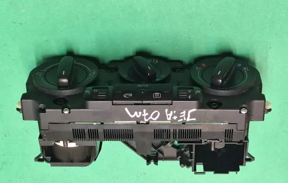 Volkswagen Jetta V Climate control unit 1K1820045B 983179E 5HB00932201