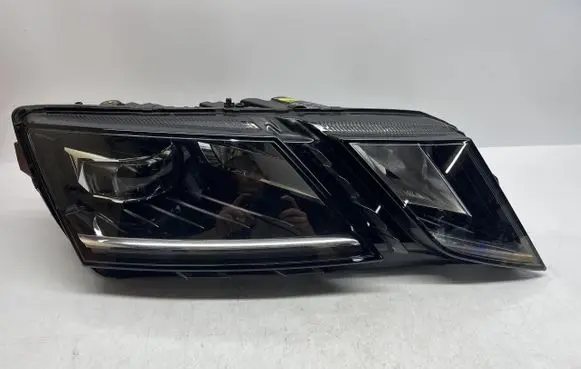 Skoda Octavia Mk1 (1U) Headlight/headlamp 5E1941016D