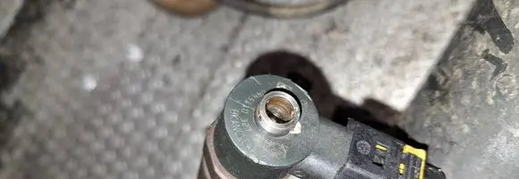 Opel Insignia A Fuel injector 0445110327