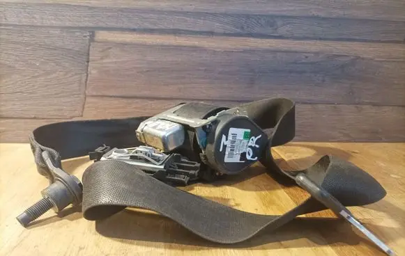 Mercedes-Benz B W245 Front seatbelt