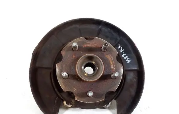 Rear wheel hub