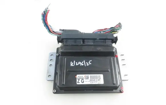 Nissan Primera Engine control unit/module MEC32591