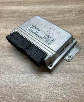 Hyundai Elantra Engine control unit/module ECU 3910523140 5WY1424F