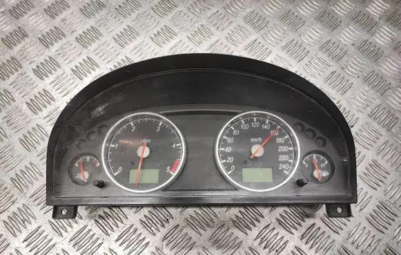 Ford Mondeo Mk III Speedometer (instrument cluster) 1S7F10841 44ZU187