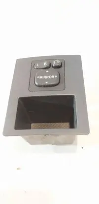 Toyota RAV 4 (XA30) Wing mirror switch