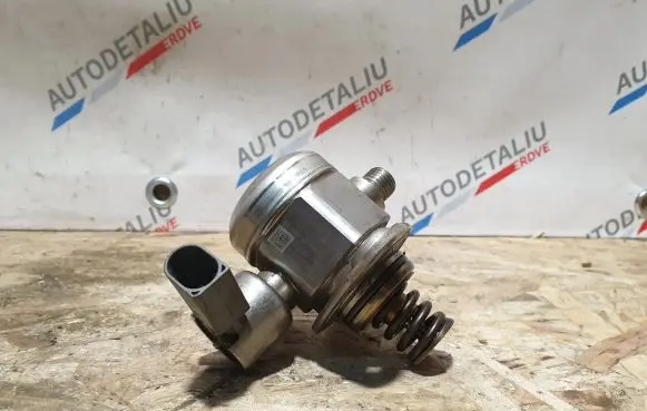 BMW X5 E70 Fuel injection high pressure pump 7595339 13517595339 0261520144