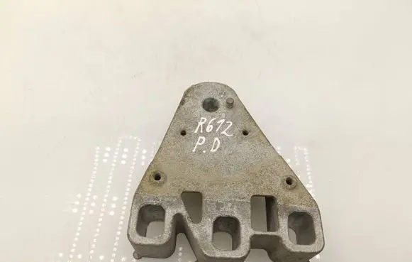 Volkswagen Transporter - Caravelle T5 Engine mounting bracket 7E0199207
