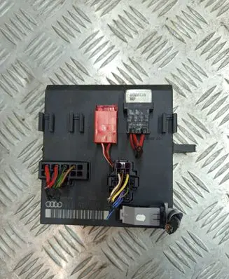 Audi A4 S4 B6 8E 8H Comfort/convenience module 8E0907279C