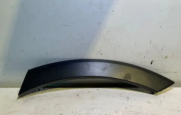 Rear fender molding trim
