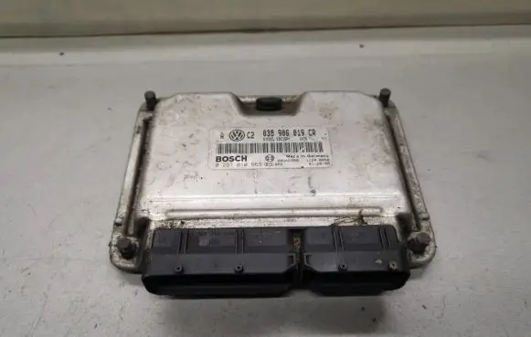 Volkswagen Golf IV Engine control unit/module 038906019CR 0281010663