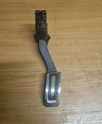 Volkswagen Golf Sportsvan Accelerator throttle pedal 5Q1723503J