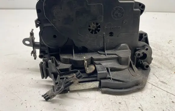BMW 3 E90 E91 Front door lock 7059973