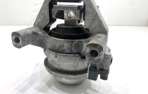 Audi A7 S7 4G Engine mount vacuum valve 