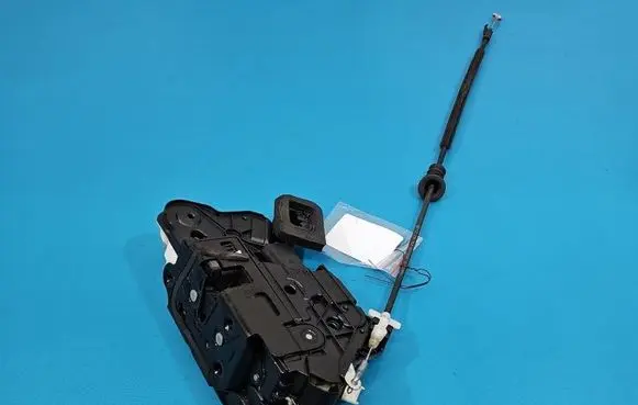 Skoda Yeti (5L) Front door lock 5K1837015D IMPRK1577315
