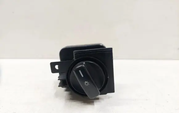 Mercedes-Benz A W169 Light switch 1695451304 32220301 0189297