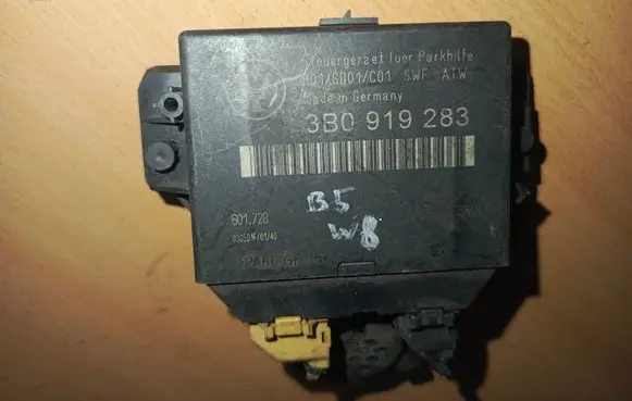 Volkswagen PASSAT B5 Light module LCM 401SD01C01 3B0919283 601728
