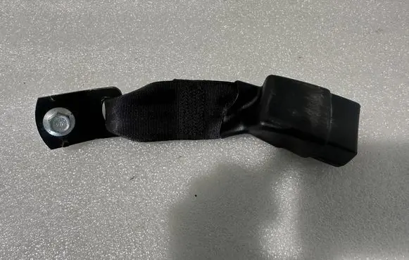 Nissan Juke I F15 Middle seatbelt buckle (rear) 2094330