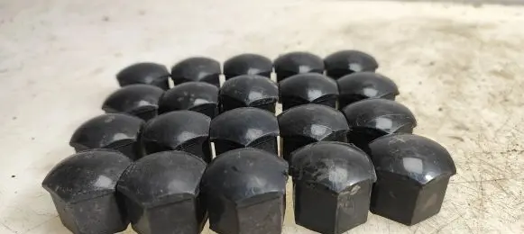 Mazda 6 Wheel nut cap/cover 