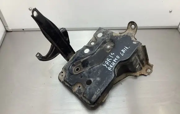 Toyota Yaris Battery bracket 