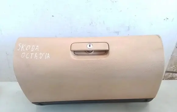 Glove box