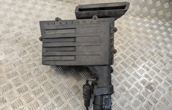 Skoda Superb B8 (3V) Air filter box cover 5Q0129601AA