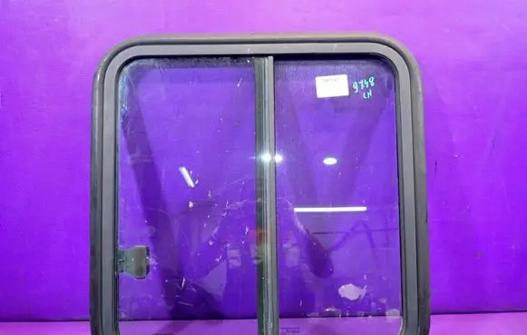 Renault Master II Front door window glass four-door 