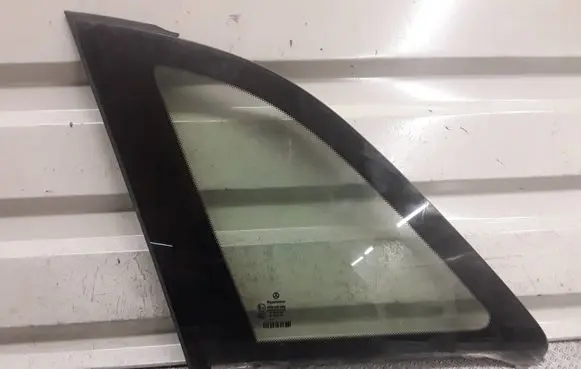 Mercedes-Benz B W245 Rear side window 