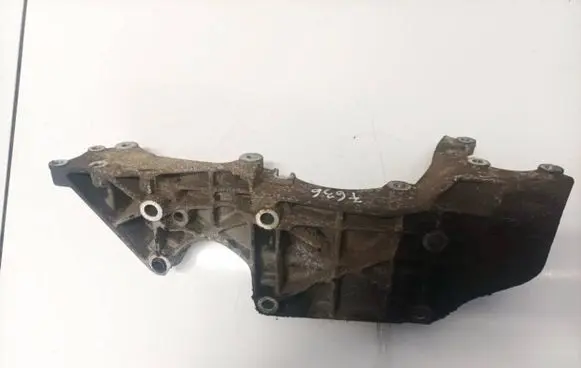 Volkswagen Golf IV Engine mounting bracket r045803143c