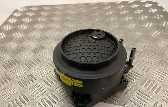 Hyundai Santa Fe Fuel filter housing 190703B