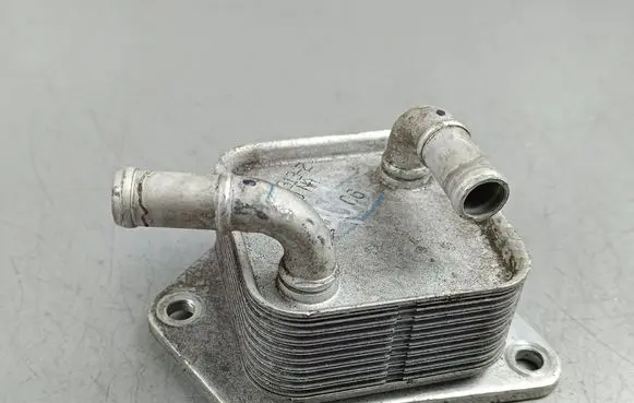 Honda CR-V Engine oil radiator T9ADNA