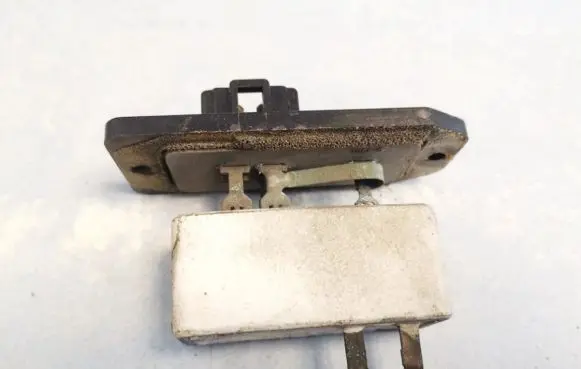 Mitsubishi Carisma Heater blower motor/fan resistor 76885 7688-5