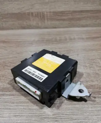 Toyota Corolla Verso AR10 Alarm control unit/module 081900f810 2370003320