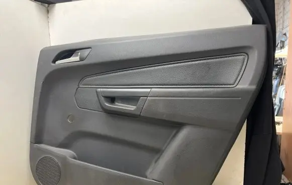 Opel Zafira B Rear door card panel trim 13183268