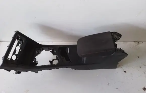 Volkswagen Tiguan Center console 5NB862531