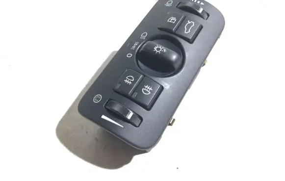 Volvo V70 Light switch 30739415 04066302