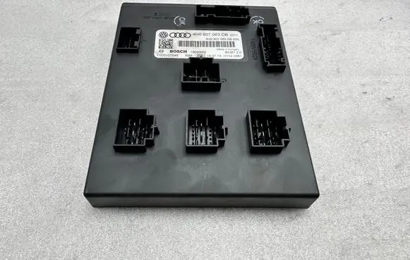 Audi A8 S8 D4 4H Comfort/convenience module 4H0907063