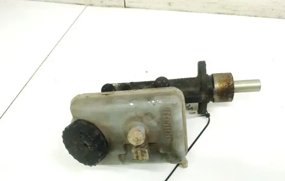 Master brake cylinder